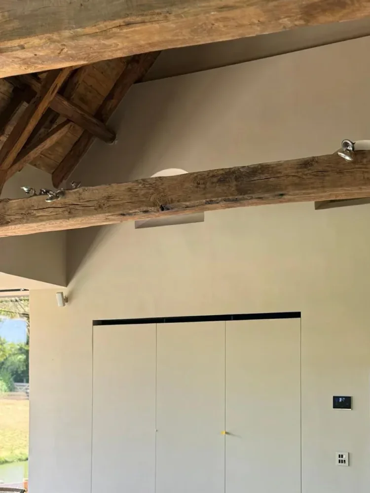 Volledig geïntegreerde airco, zonder zichtbare units — foto 1